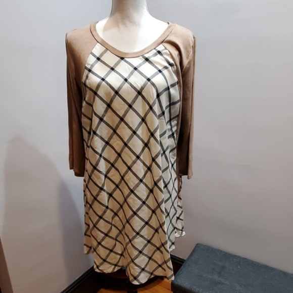 Taupe Sleeve Off White Black Checkered Tunic Dress - Picture 2 of 5